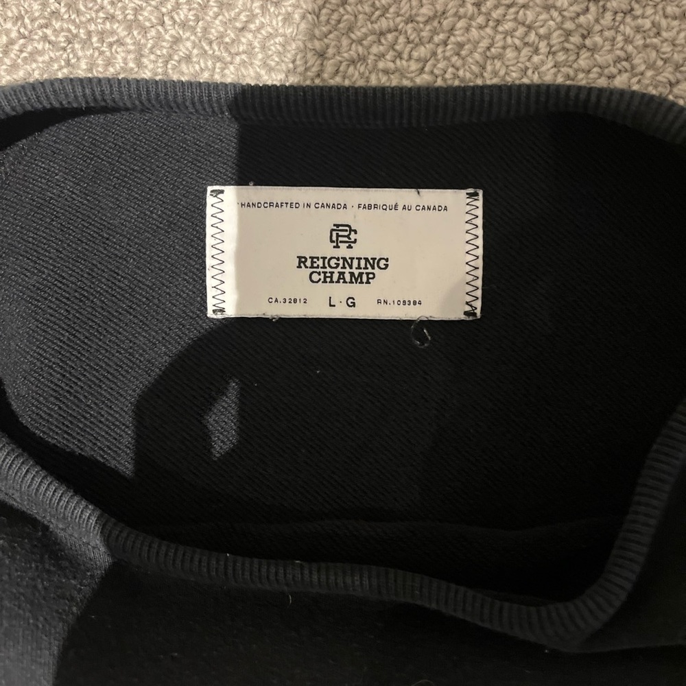 Reigning champ pull over - Picture 2 of 2